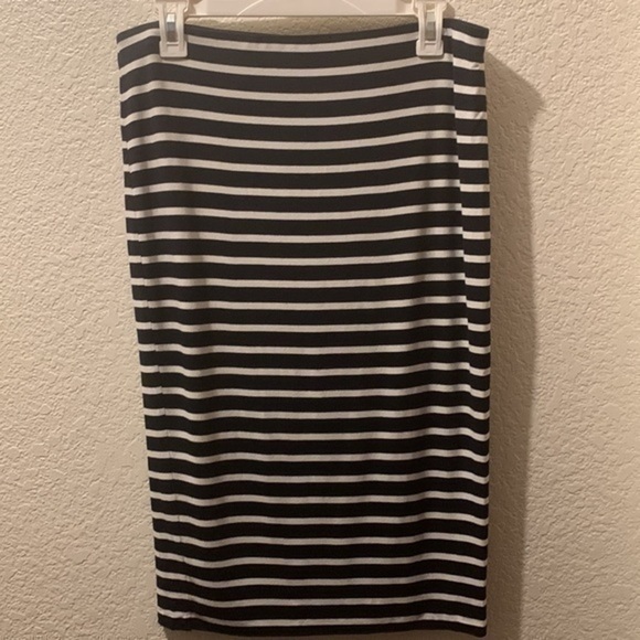 Vince Camuto striped skirt - Picture 8 of 8